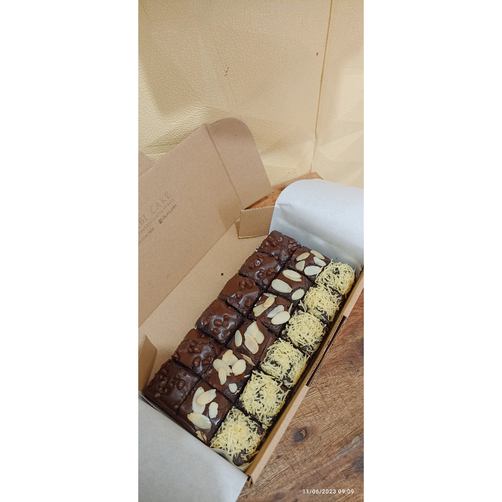 

Fudgy Brownies Small 12×24cm