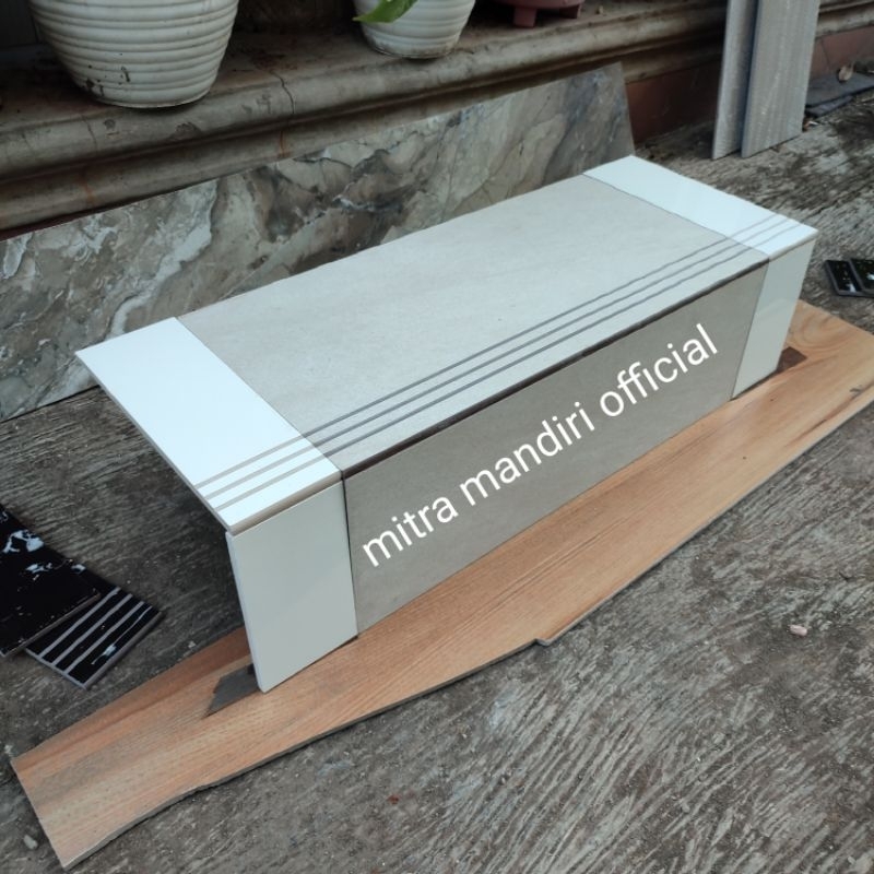 Granite tangga 30x90 20x90 Aquani cream list putih