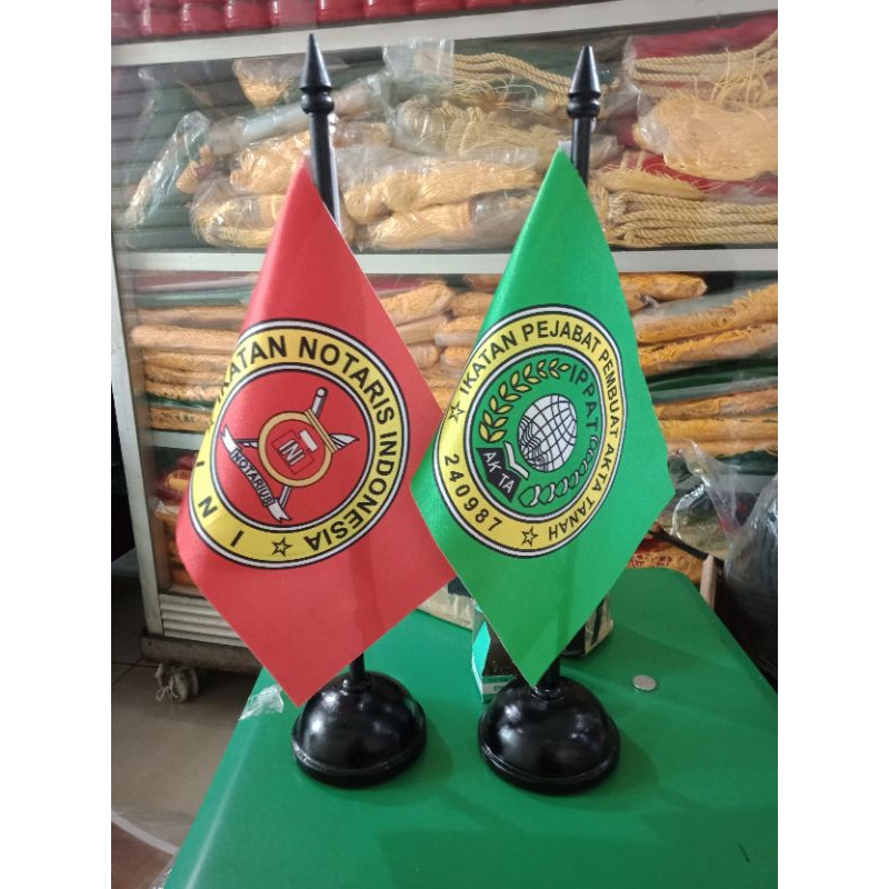 

Bendera notaris, ippat+kayu meja Berkualitas