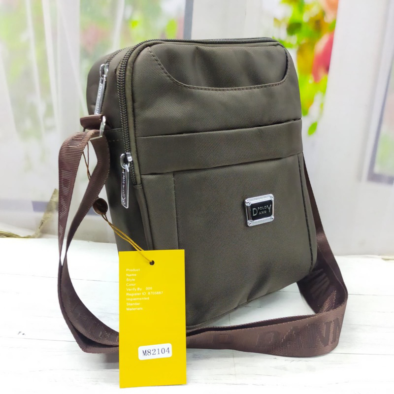 TAS POLO DANNY SELEMPANG UKURAN M. TAS SELEMPANG PRIA POLO DANNY UKURAN SEDANG M