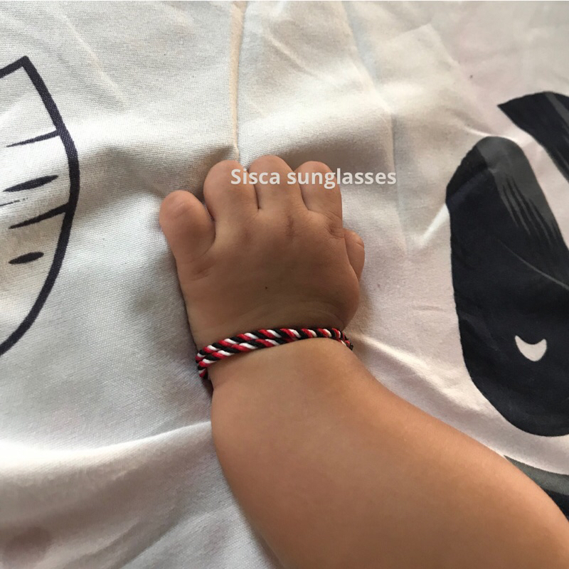 Gelang Tali Tridatu Bayi Inisial Huruf A-Z/Gelang Telon Tali Tridatu Anak