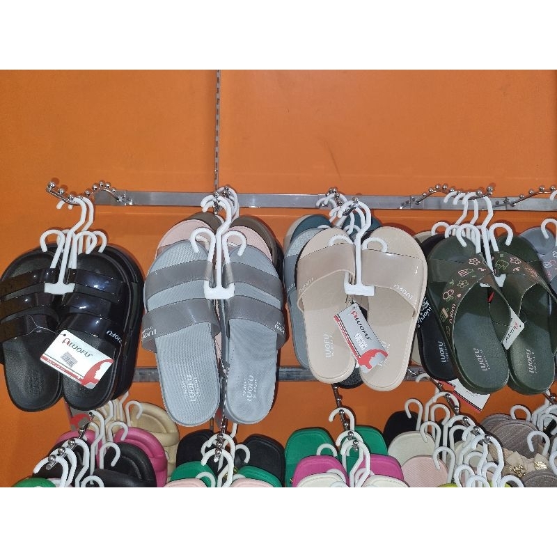Sandal wanita luofu
