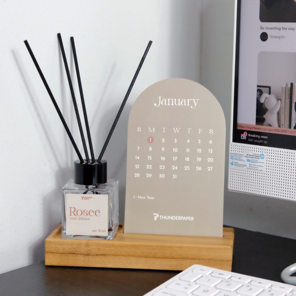 

Desk Calendar 2024 by ThunderPaper | Bisa custom