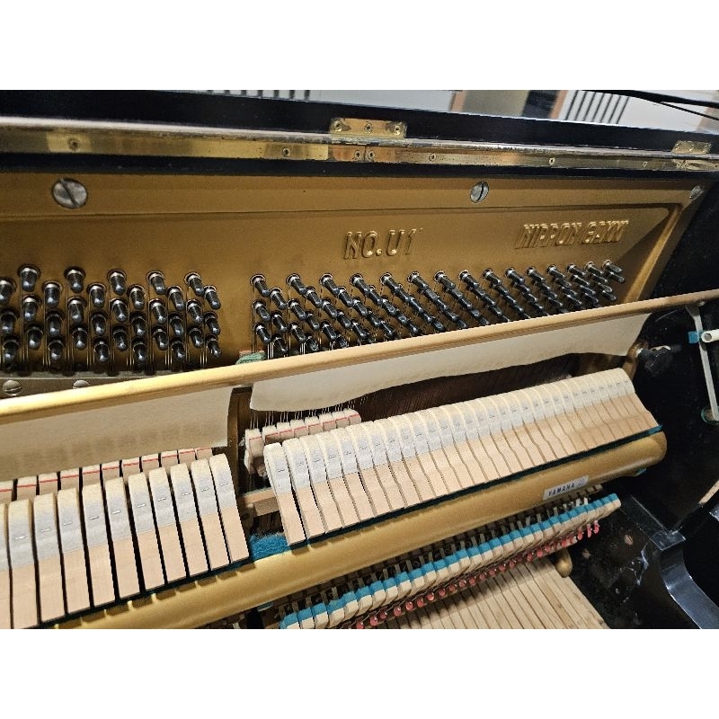 Piano second  Yamaha U1E Nippon Gakki kondisi bagus sekali