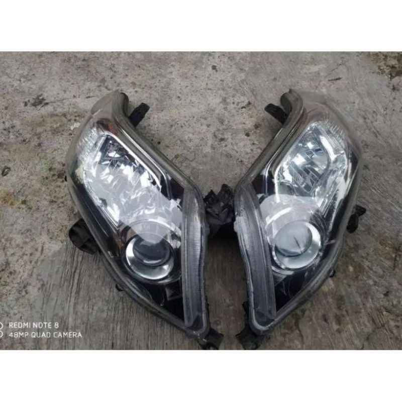Headlamp fortuner 2012
