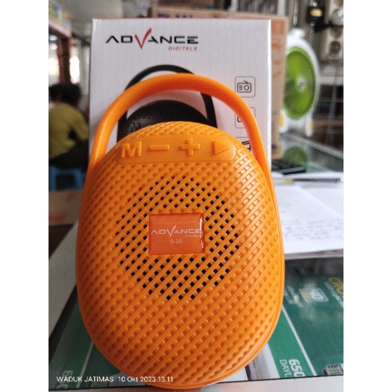 speaker portabel advance