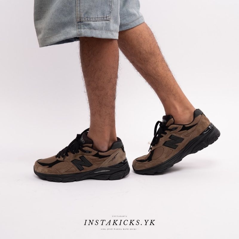 SEPATU NB 990 V3 X JJJJOUND BROWNIES BLACK