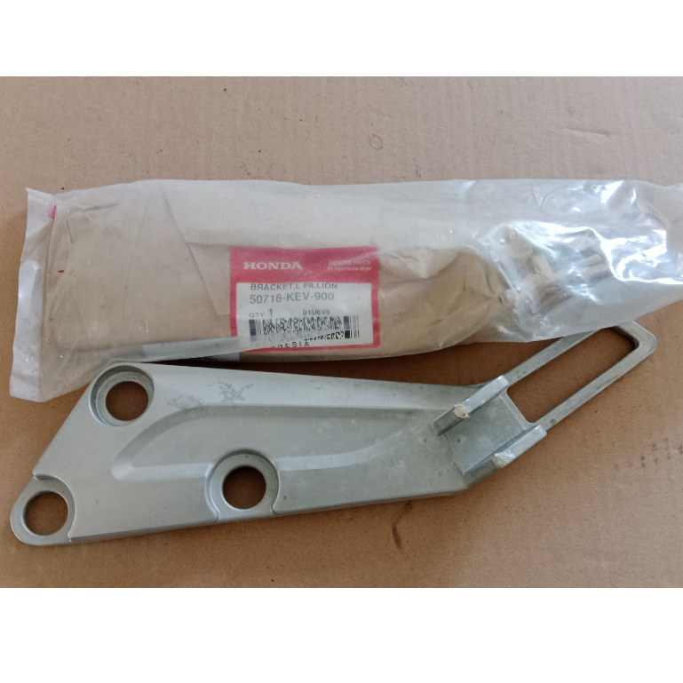 Dudukan Foot step belakng kiri supra Fi Bracket L Pilion – Supra & Supra FIT 50716KEV900