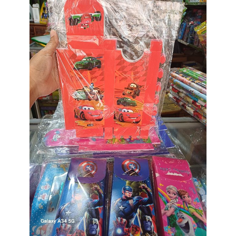 

1 pak isi 12pcs kotak pencil RAKIT MOTIF CEWEK COWOK [SOVENIR ULTAH]