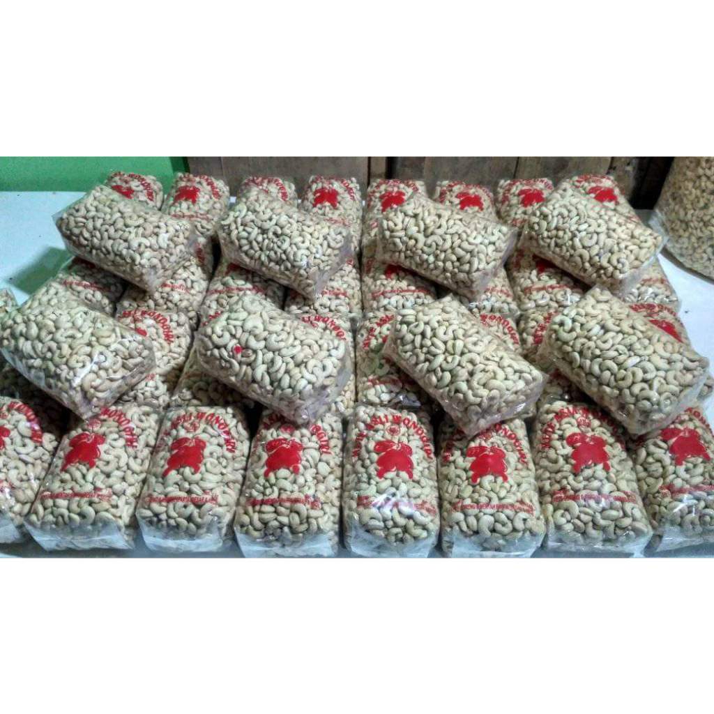 

kacang mete / mede mentah (1ons) asli wonogiri