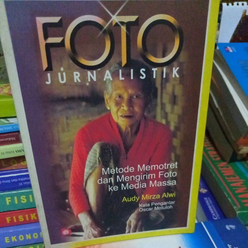 BUKU FOTO JURNALISTIK