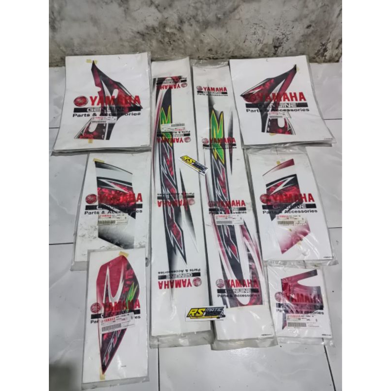 STRIPING STIKER ORIGINAL YAMAHA FIZ R 2005 merah putih
