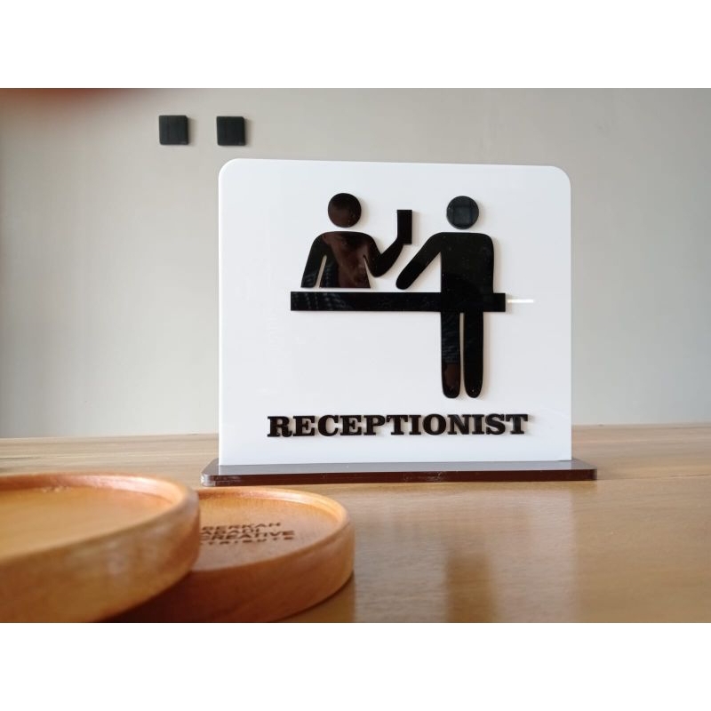 

Sign Table Akrilik Meja Resepsionis Timbul