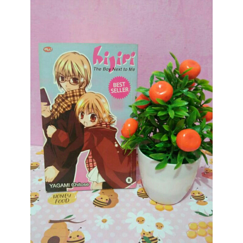 Buku Komik Hijiri (The Boy Next to Me)