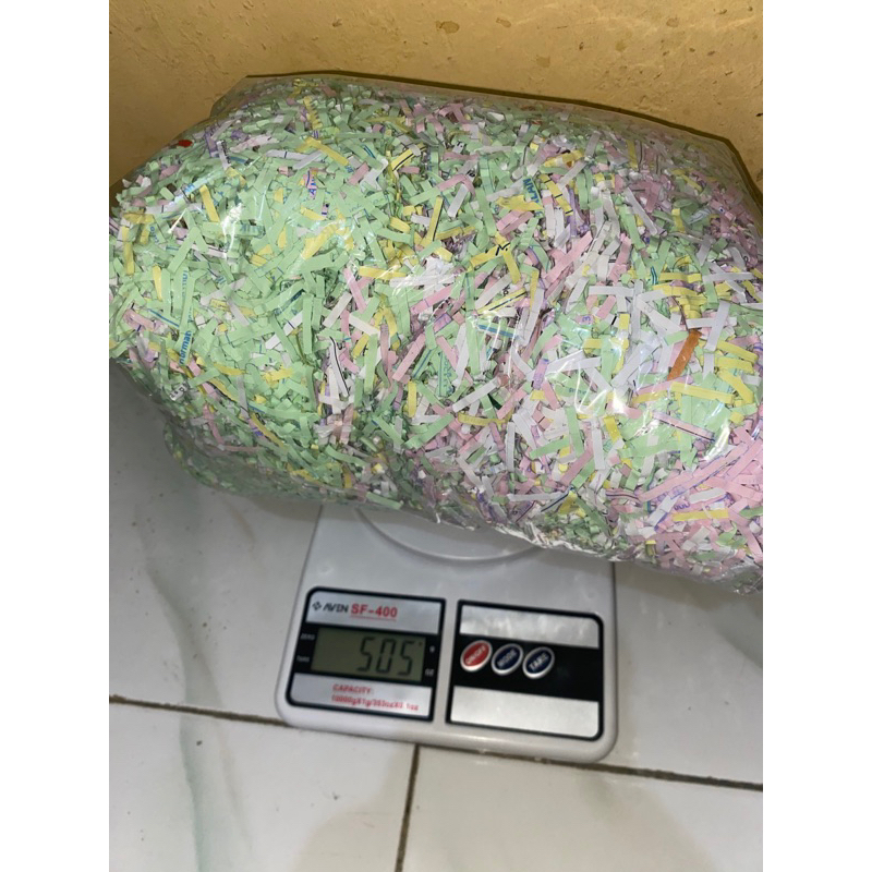 

KERTAS CACAH | KERTAS KADO | KERTAS HAMPERS | KERTAS SHERED 500 GRAM