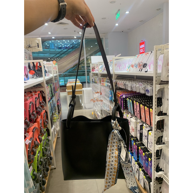 MINISO Tas Selempang Wanita / Fashion Crossbody Handbag with Silk Like Scarf Black