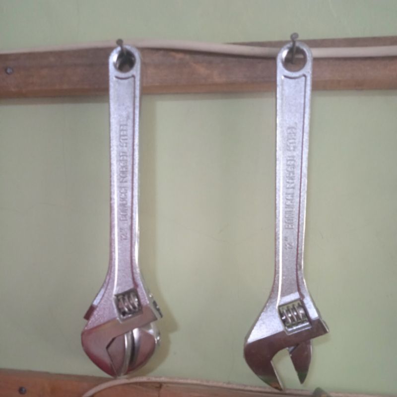 kunci inggris besar