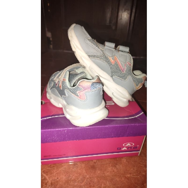 SEPATU DANS ANAK PEREMPUAN PRELOVED