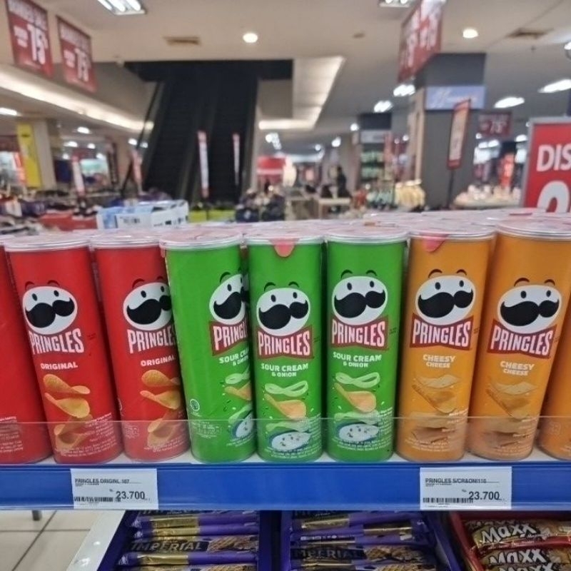 

Pringles Sour Cream & Union Makanan Ringan Supermarket Ramayana Sadang Purwakarta