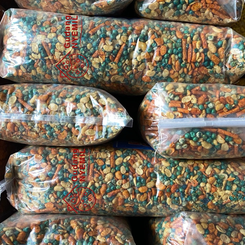 

Kacang Koro Polong Mix Gudang Nyemil