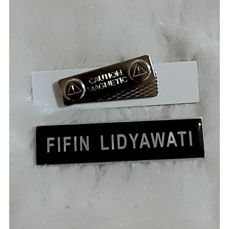 

Nametag dada magnet akrilik lapis resin bening