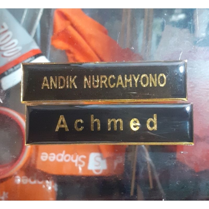 

Emas Nametag dada peniti akrilik resin bening