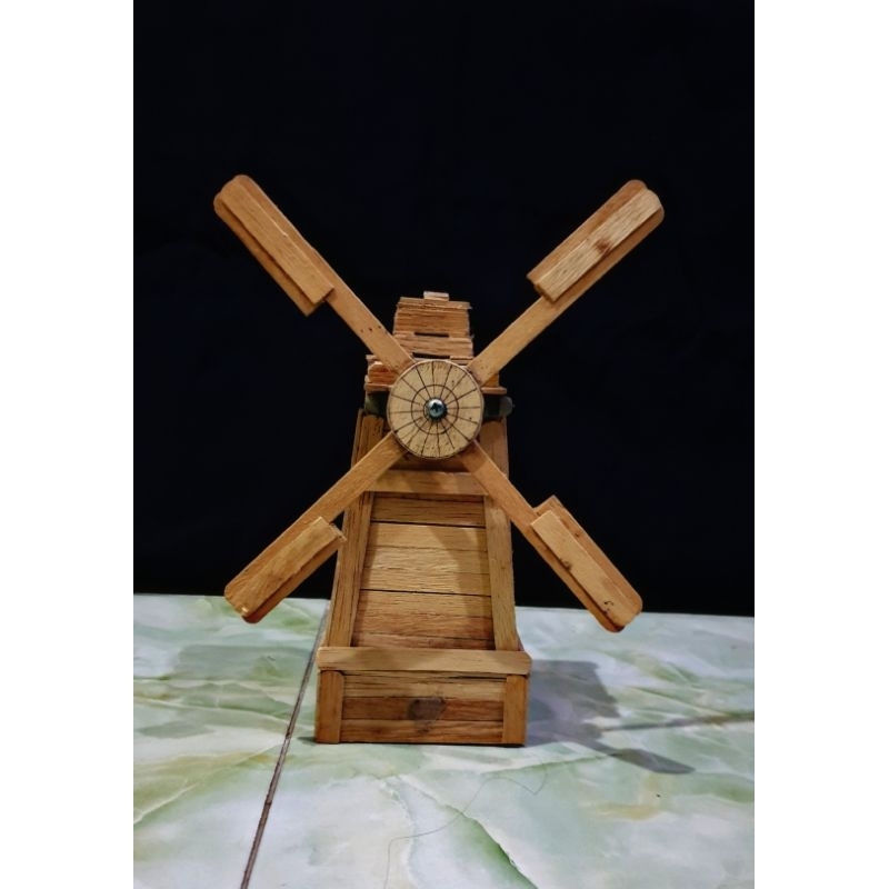 Mainan anak kincir angin dari stik es cream