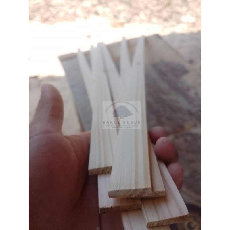 lis reng tipis kayu jati belanda ex palet 2,5x120 cm