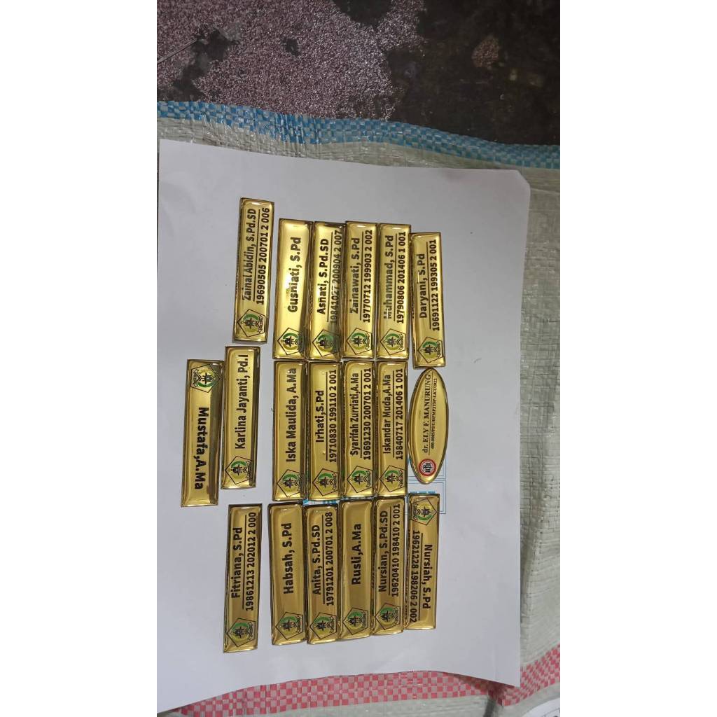 

NAME TAG / PAPAN NAMA DADA