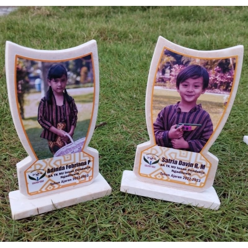 Vandel Marmer Wisuda