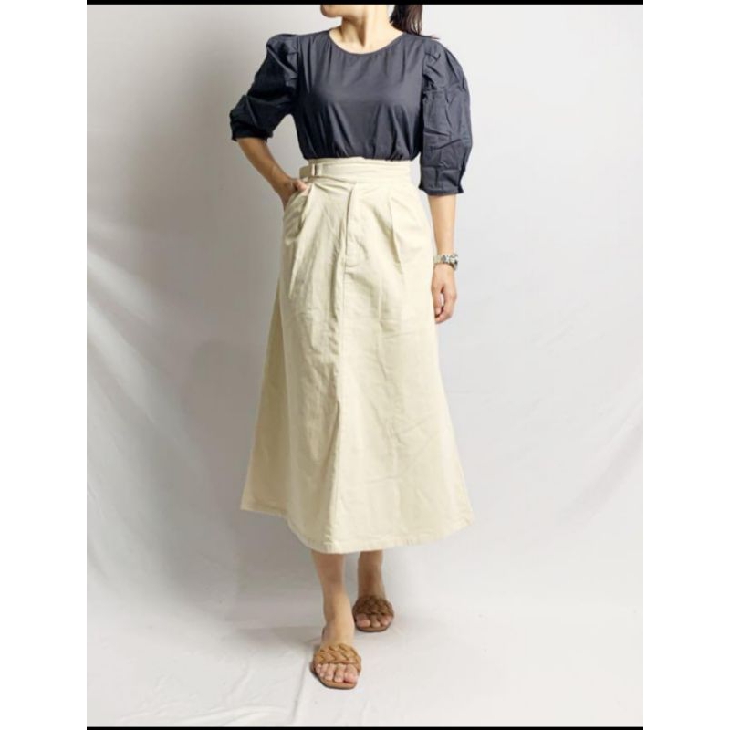 Preloved Rok Corduroy Belt Putih by GU Uniqlo