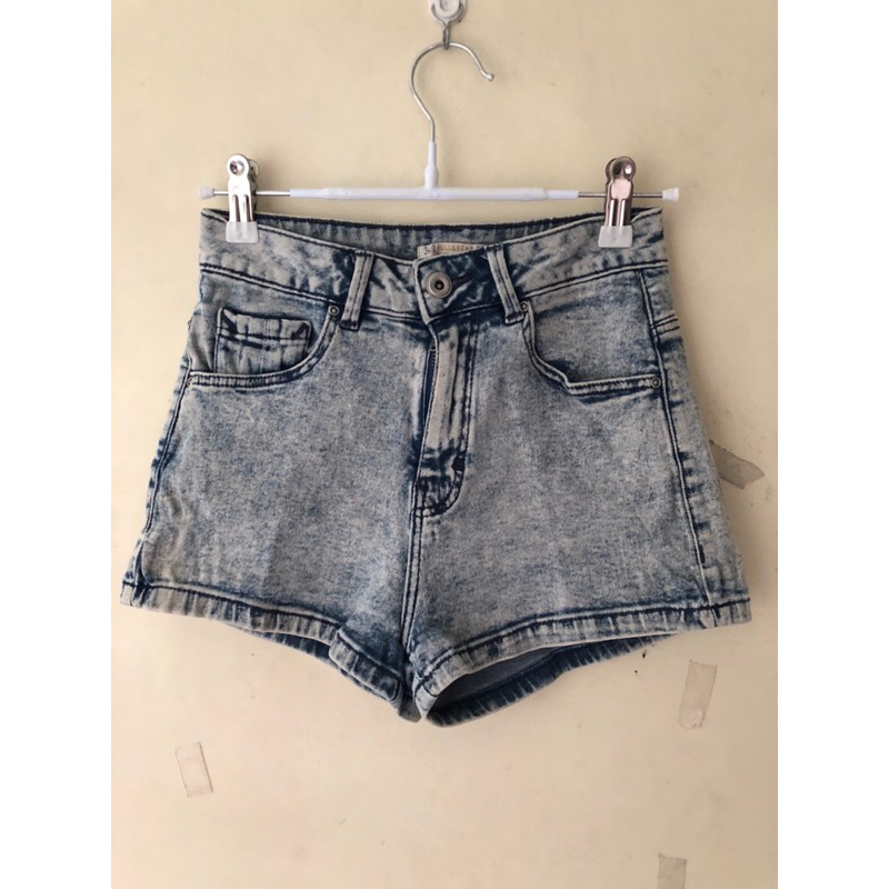 HOTPANTS / CELANA PENDEK DENIM PULL&BEAR PRELOVED / SECOND