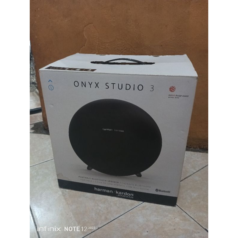 Harman/Kardon onyx studio 3 (second)