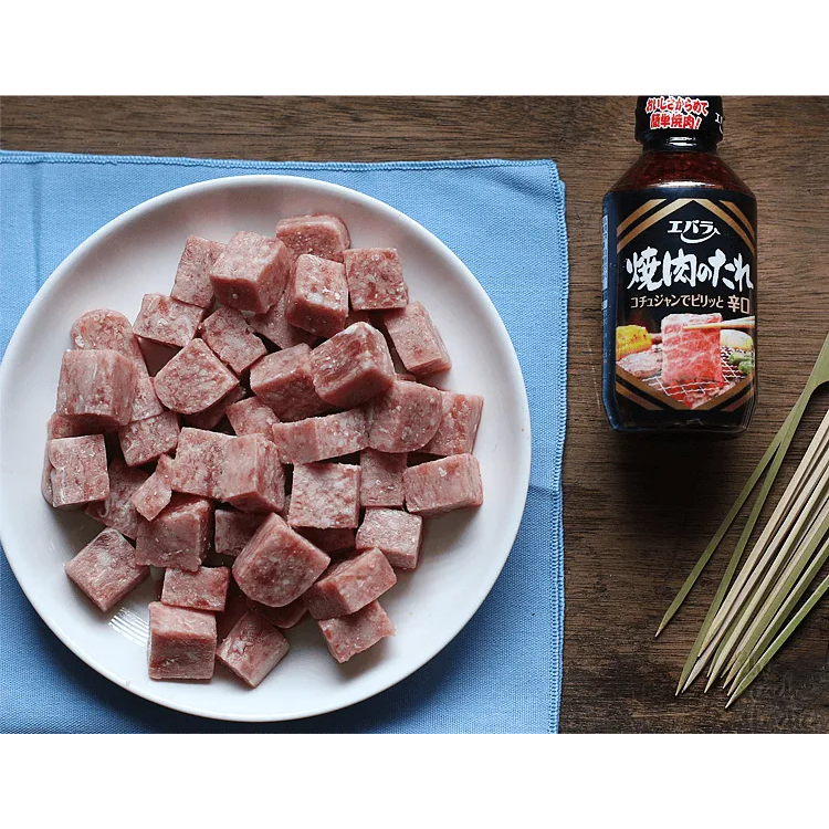 

Saikoro Meltique / Wagyu cube