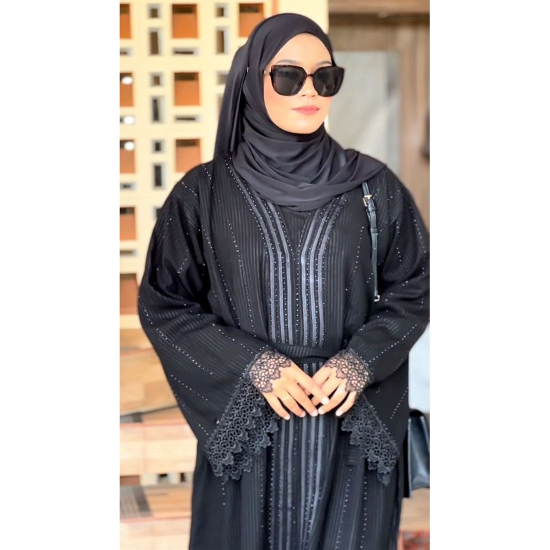 Abaya hitam/abaya embos/abaya Swarovski/ abaya Dubai/ abaya jumbo/ abaya murah 