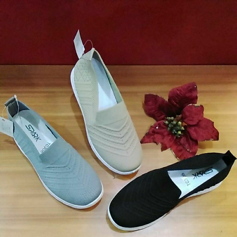 Sepatu Spark Tc 306