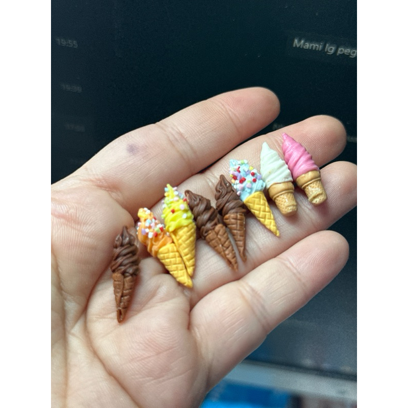 miniatur es krim cone