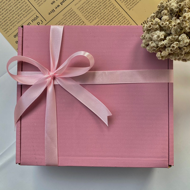 

BOX HAMPERS DUSTY 22X22X8/ KOTAK KADO/ GIFT BOX/ HAMPERS MURAH