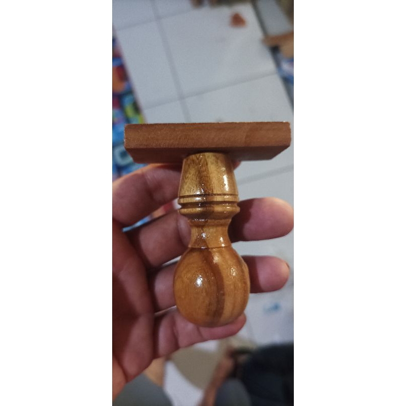 

gagang stemple kayu jati kotak uk 2,2x5,5 cm pernis