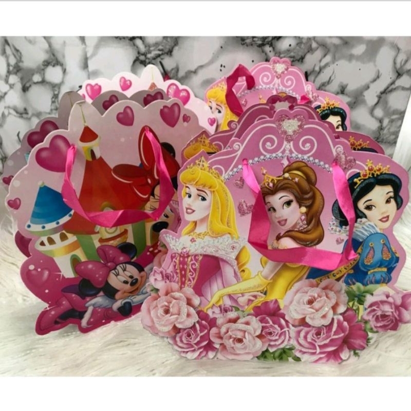 

PAPERBAG ULANGTAHUN MICKEY MOUSE/MINI MOUSE/BARBIE/PRINCES/HELLOKITTY
