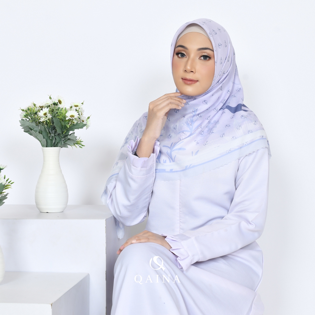 Hijab Motif Segi Empat Voal Ultrafine Qaina Balqis Thistle