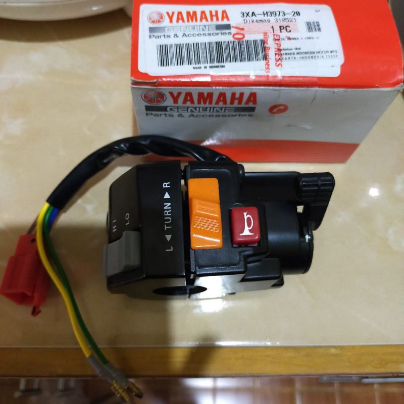 SWITCH HANDLE/ HOLDER KIRI ORIGINAL YAMAHA FIZR FIZ-R (3XA) / 3XA-H3973-20