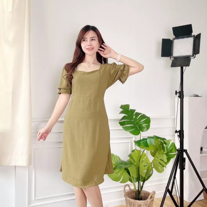 Layla Dress Fashion wanita Korean stly terbaru Bahan Crinkle