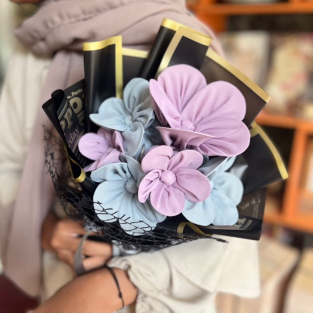 BUKET HIJAB / KERUDUNG / BOUQUET JILBAB CUSTOM KADO HADIAH UNTUK BESTI WISUDA / ANNIVERSARY / ULANG 