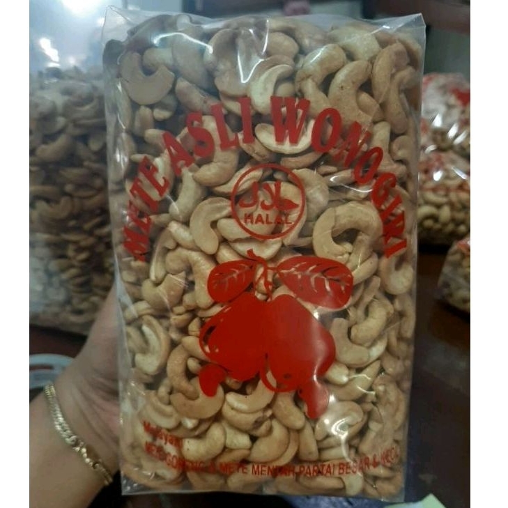 

KACANG METE / MEDE belah 2 matang 1kg , mete TERMURAH