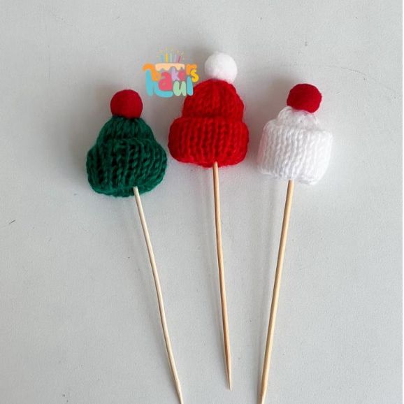 

Topper Hat / Cake Topper Topi / Christmas Hat Topper / Topper Xmas Hat / Paper Cake Topper / Tusukan Kue Natal / Hiasan Kue Topi / Paper Topper Hat Christmas / Tusukan Kain Topi Mini / Mini Paper Cake Decoration / Bahan Dekorasi Kue