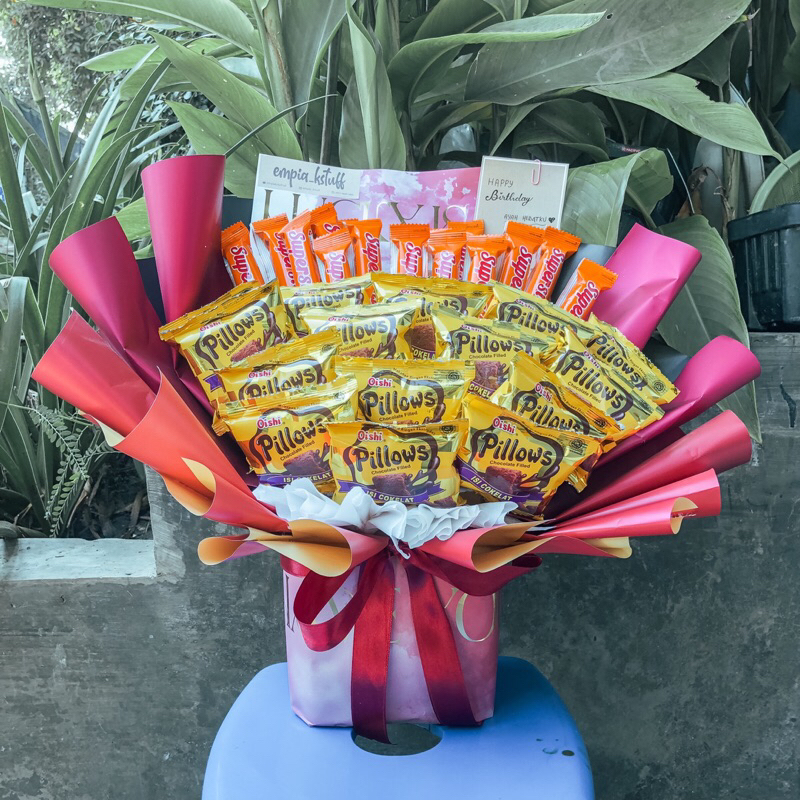 

BUCKET SNACK COKLAT OISHI PILLOW SUPERSTAR KADOULANG TAHUN