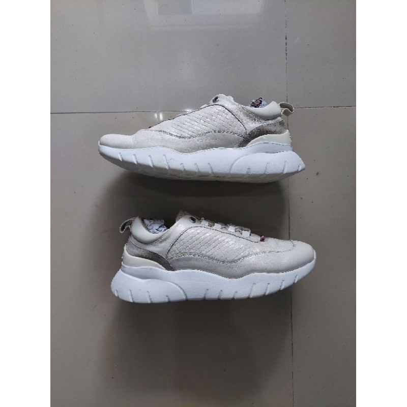 Sepatu Bally Sport Size 6