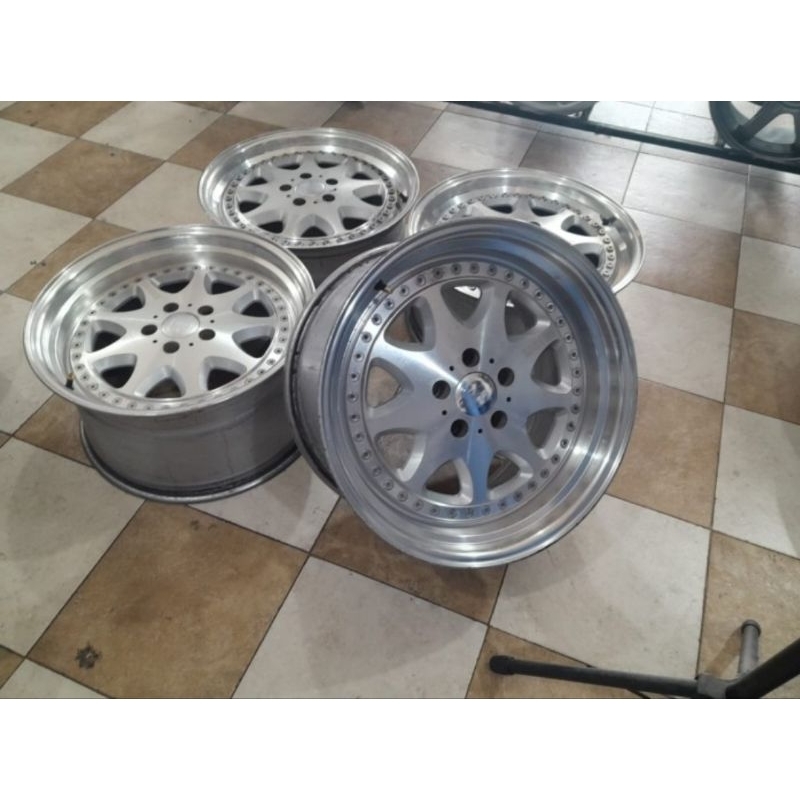 Velg Mobil Bekas Racing Celong Ring 18 Lubang 5 BRABUS R18X8,5/9,5 H5X112 SILVER POLISH