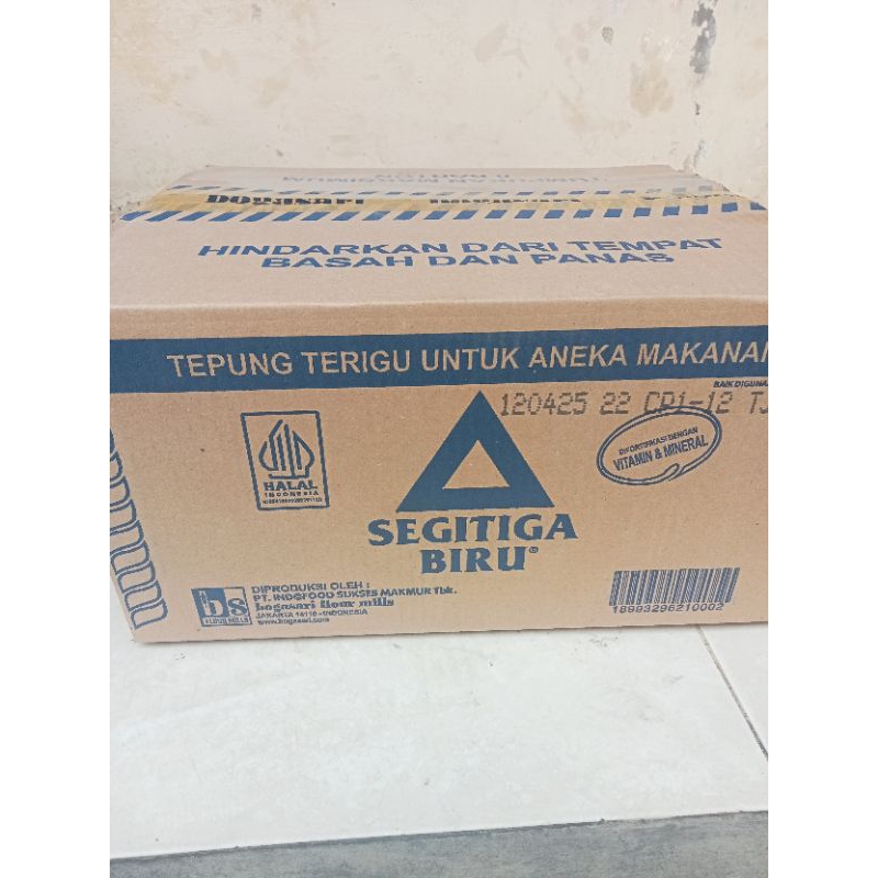 

tepung trigu segi tiga biru 12kg